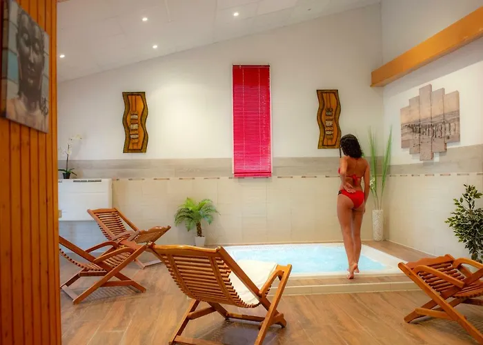 Vtf Le Domaine Du Grand Luberon Vakantiepark 3*